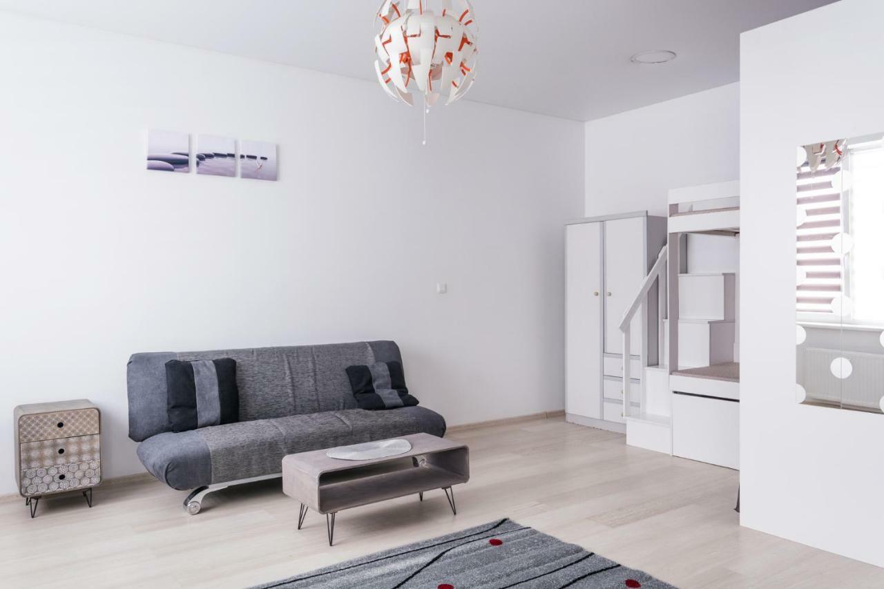 Sandra Apartamentai Kaunas Exterior foto